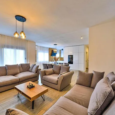 Ipm Apartments Kastela Exterior photo